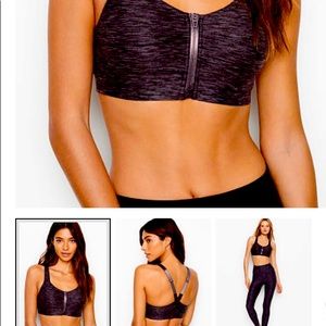 Victoria Secret Knockout Sport Bra 38C. Never worn